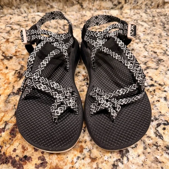CHACO ZCloud X2 Webb Angora size 9 Black and White Pattern - Picture 2 of 6